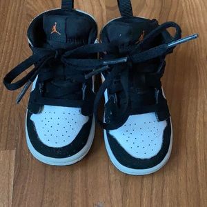 Toddler size 6 Nike Air Jordan’s high top tennis shoes